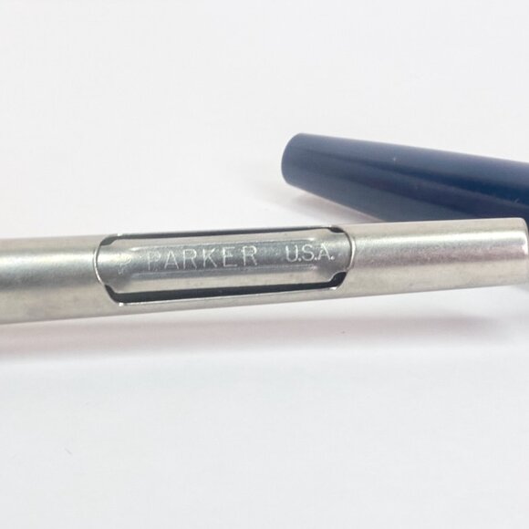 Parker 45 Fountain Pen / USA Made / Blue Barrel & Steel Cap / 1980 Engraved - Picture 16 of 16